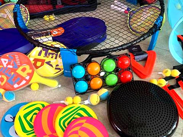 Matériel sportif préparé pour les activités d’été / Sports equipment prepared for the summer activities