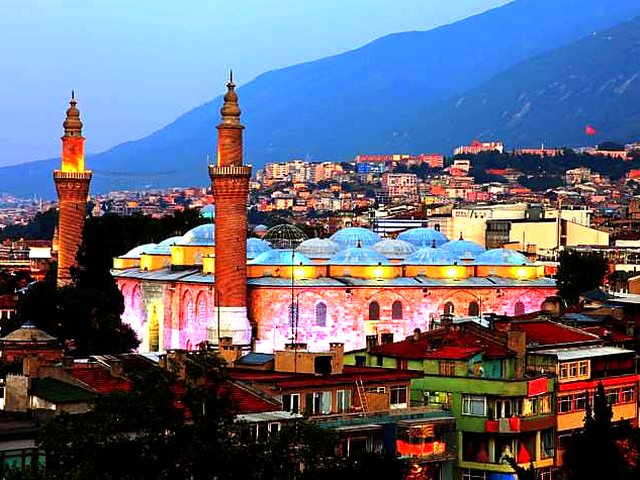 Bursa à la tombée de la nuit / Bursa at nightfall