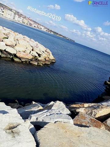 Rochers au bord de la mer, Türkiye / Rocks by the sea, Türkiye